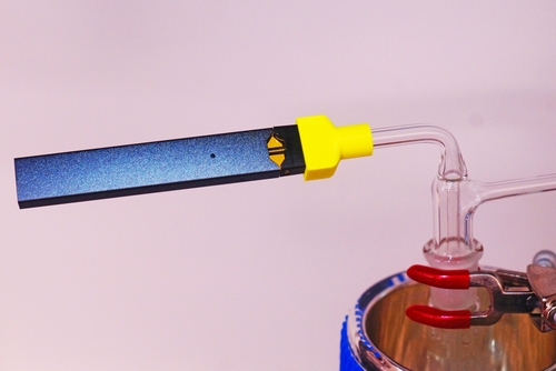 Chemicals in e-cigarettes mix together to form new, unexpectedly toxic compounds - article image