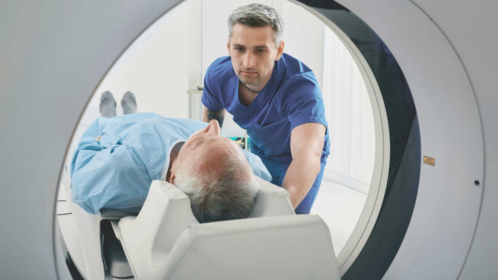 Panel discussion: usefulness of chest CT scan in the management of difficult-to-treat and severe asthma - preview image
